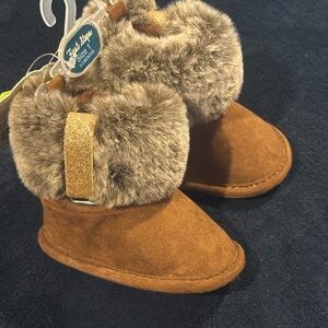 NWT Brown Baby Booties with Faux Fur Trim - Size 1